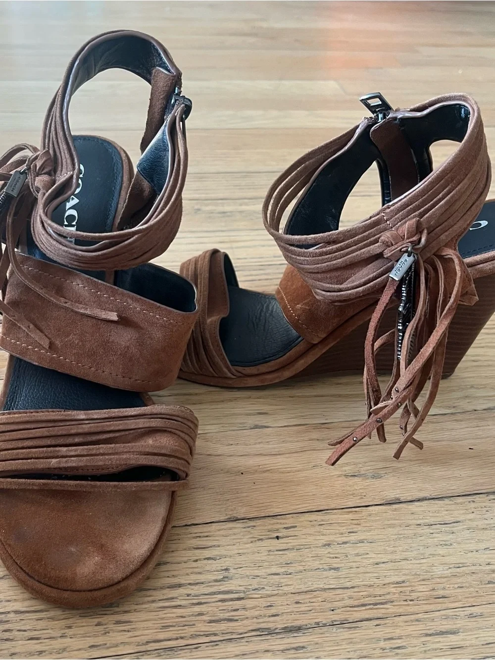 COACH Delaney Suede Fringe Wedge Sandals Saddle Tan Boho Ankle Cuff Size 10 EUC
